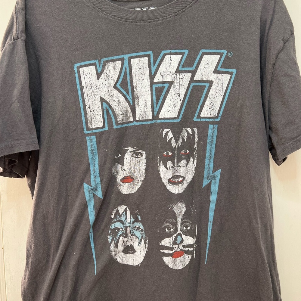 KISS XXL top